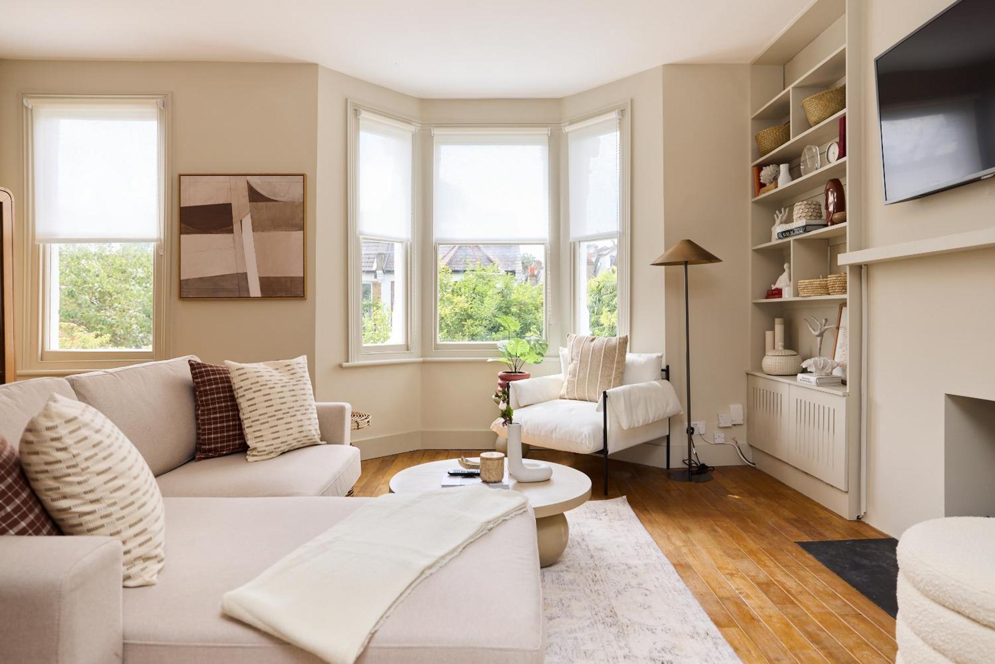 The Kilburn Arms Crib - Chic 2bdr House With Study Apartament Londra