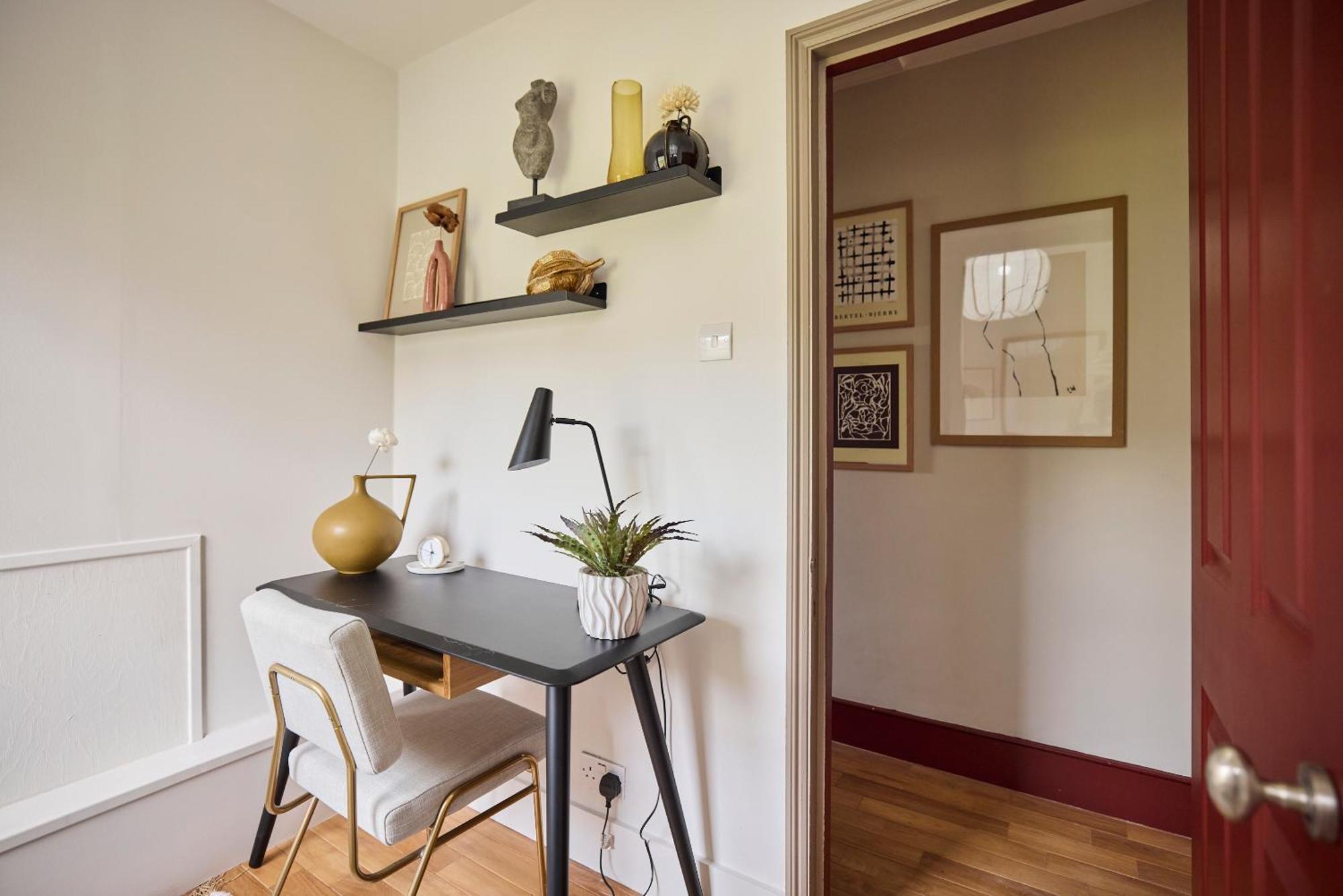The Kilburn Arms Crib - Chic 2bdr House With Study *