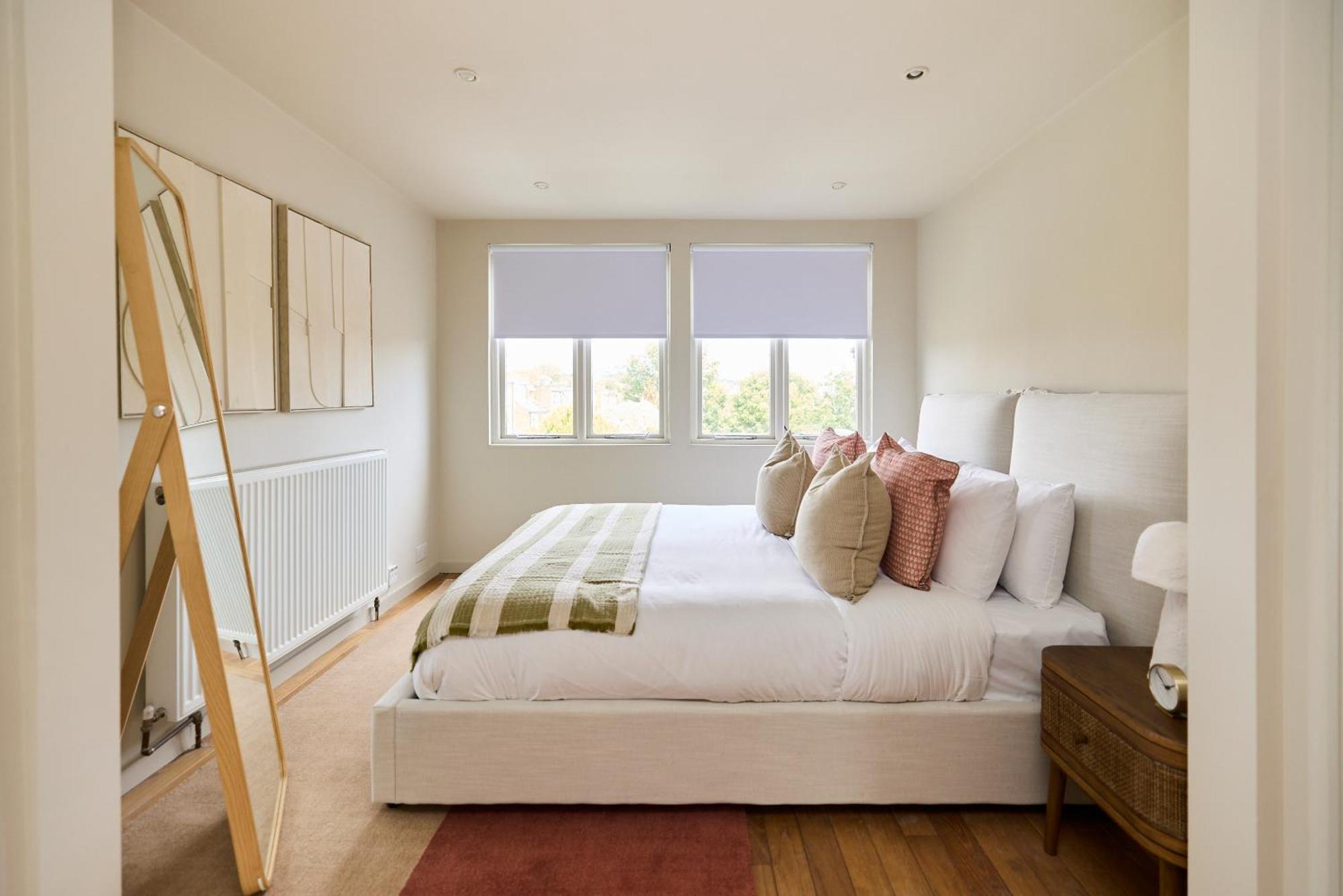 The Kilburn Arms Crib - Chic 2bdr House With Study Appartamento Londra